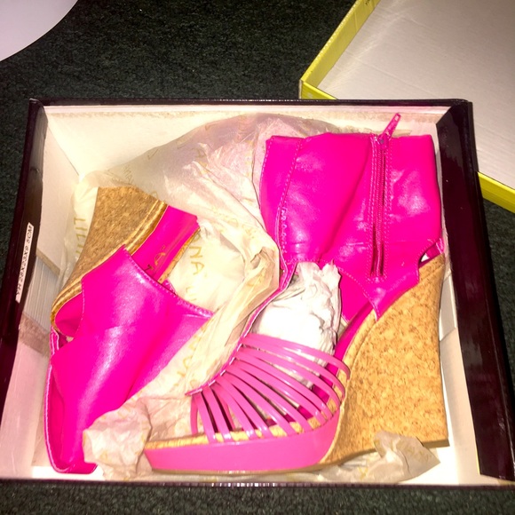 Pink - Picture 2 of 2